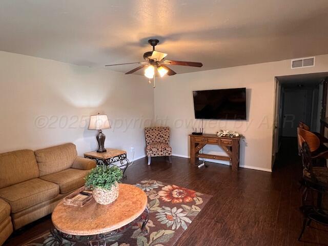 1506 S Birch St, Perryton, TX 79070 - photo 3