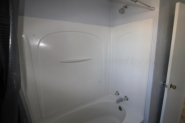 1035 Bagarry St, Amarillo, TX 79104 - bathroom featuring shower / tub combination