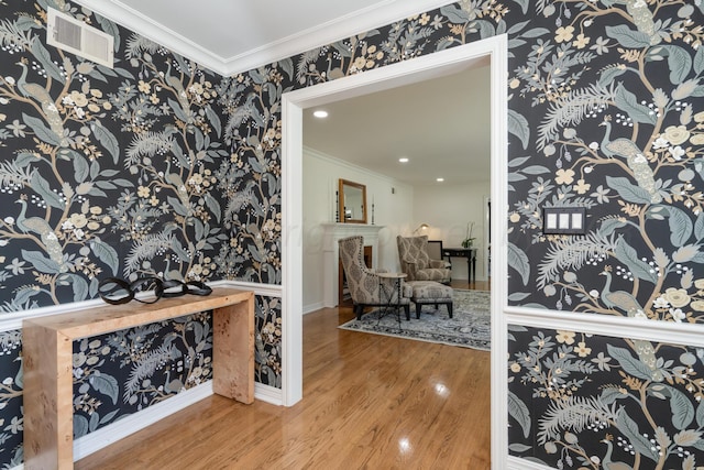 3220 S Travis St, Amarillo, TX 79109 - corridor featuring wallpapered walls, wood finished floors, recessed lighting, baseboards, and ornamental molding