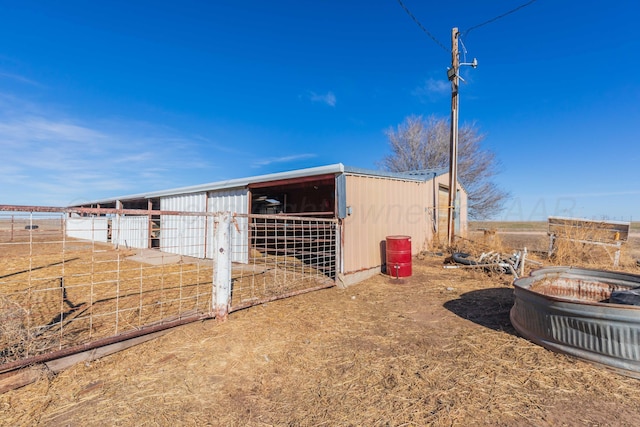 view of outdoor structure with an outbuilding and an exterior structure