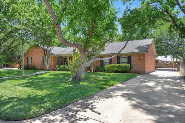3902 Lynette Dr, Amarillo, TX 79109 - photo 2