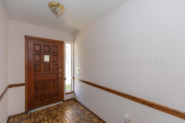 6111 Princeton St, Amarillo, TX 79109 - entryway with baseboards