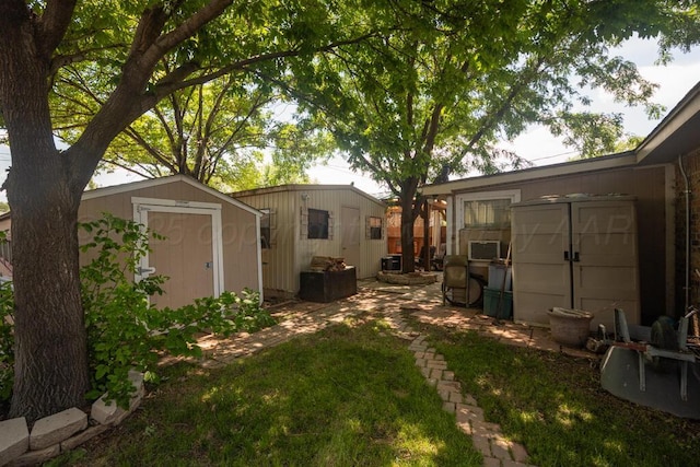 5105 Black Oak Dr, Amarillo, TX 79110 - view of yard featuring a shed