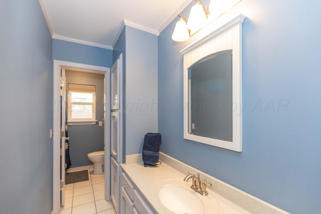 7806 Cervin Dr, Amarillo, TX 79121 - bathroom featuring crown molding, vanity, toilet, and tile patterned flooring