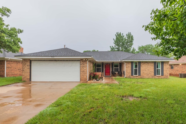 7806 Cervin Dr, Amarillo, TX 79121 - ranch-style home featuring a garage, brick siding, a front yard, and concrete driveway