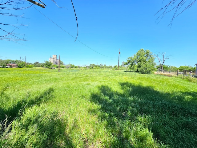 516 W Elm Ave, Pampa, TX 79065 - photo 2