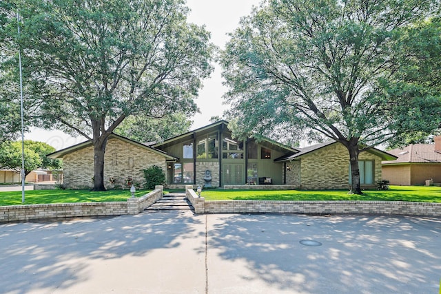 402 Carson Ave, Dumas, TX 79029 - photo 1