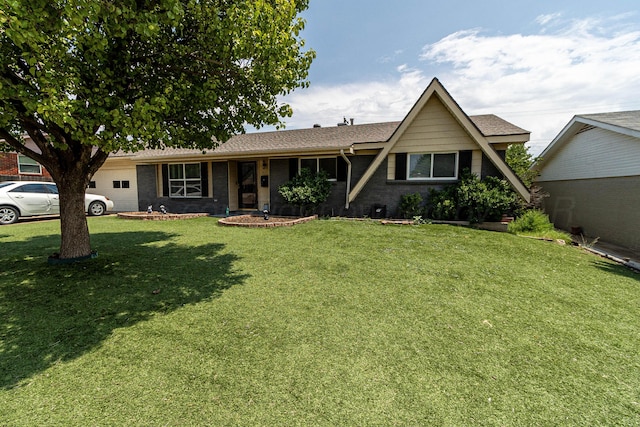 ranch-style home with a front yard