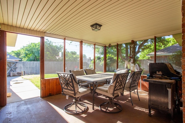 8001 Arbor St, Amarillo, TX 79110 - sunroom / solarium with outdoor dining area