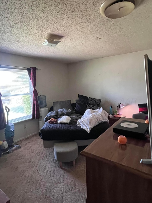 514 Willow Ln, Hereford, TX 79045 - bedroom featuring carpet flooring and a textured ceiling
