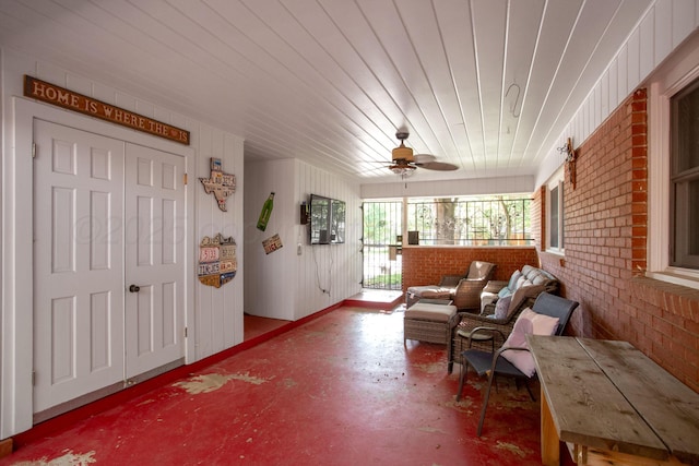 2900 Teckla Blvd, Amarillo, TX 79106 - sunroom / solarium featuring a ceiling fan