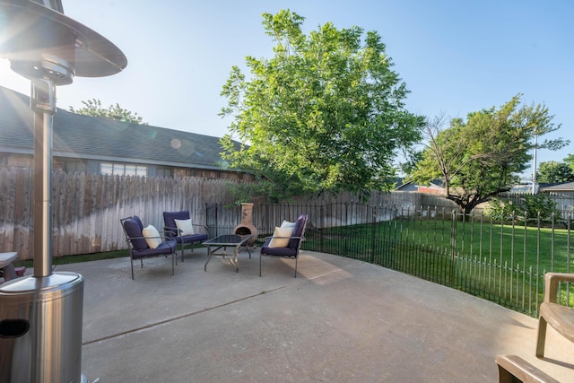 6211 Edgeware Pl, Amarillo, TX 79109 - fenced backyard featuring a patio