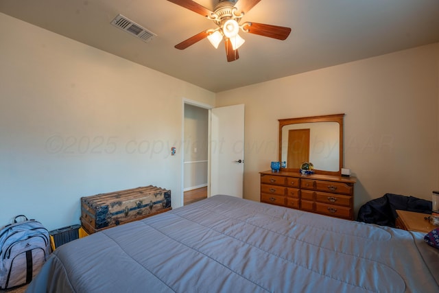 6211 Edgeware Pl, Amarillo, TX 79109 - bedroom with ceiling fan