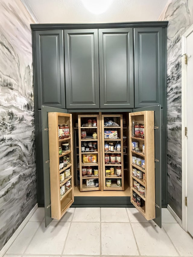 8 Glenbrook Dr, Borger, TX 79007 - view of pantry