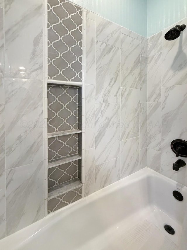 8 Glenbrook Dr, Borger, TX 79007 - bathroom featuring shower / washtub combination
