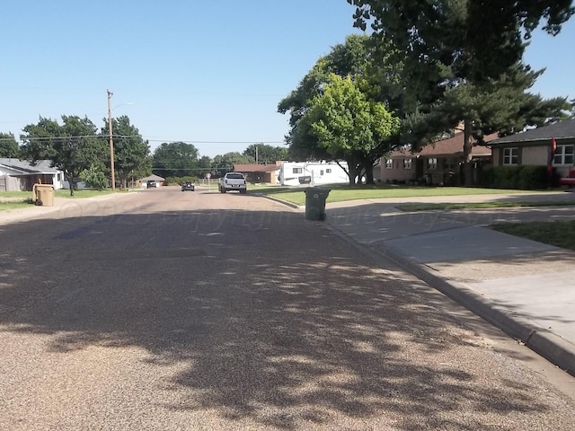 222 Inverness St, Borger, TX 79007 - photo 5