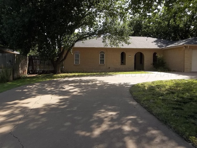 222 Inverness St, Borger, TX 79007 - photo 2