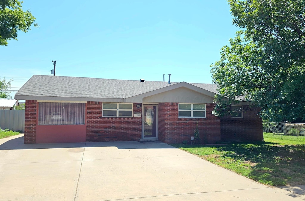 1606 Heather St, Amarillo, TX 79107 - photo 1