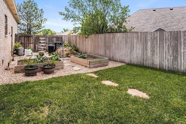 7 Pebble Beach Ct, Amarillo, TX 79124 - view of yard featuring a vegetable garden