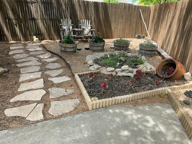 7 Pebble Beach Ct, Amarillo, TX 79124 - view of yard