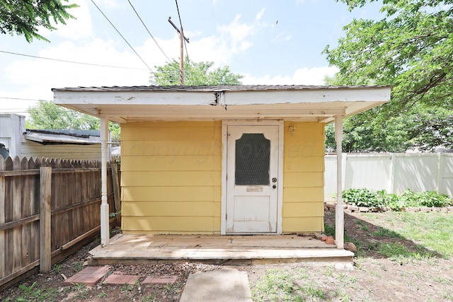 6006 Elmhurst Rd, Amarillo, TX 79106 - view of shed featuring a fenced backyard
