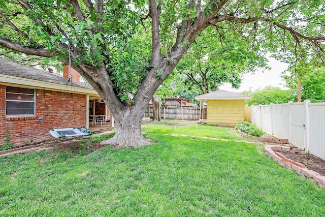 6006 Elmhurst Rd, Amarillo, TX 79106 - view of yard
