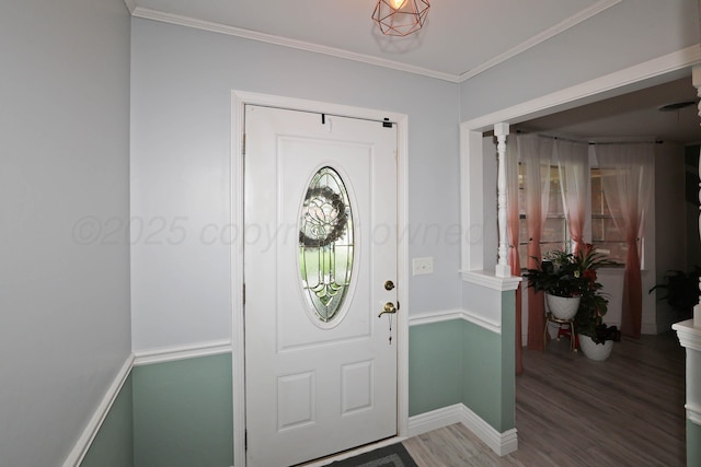 6006 Elmhurst Rd, Amarillo, TX 79106 - foyer featuring wood finished floors, crown molding, and baseboards