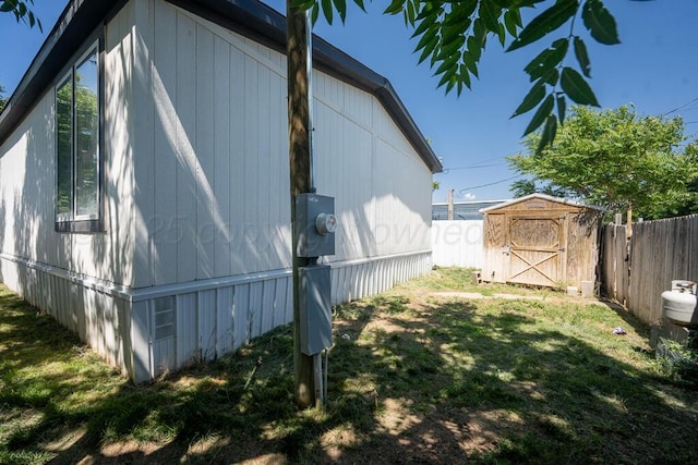 2004 Pheasant Ln, Amarillo, TX 79118 - view of side of property with a storage unit