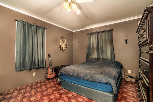 bedroom with ceiling fan