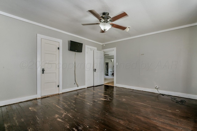 504 High St, Claude, TX 79019 - unfurnished bedroom with hardwood / wood-style flooring, crown molding, baseboards, and ceiling fan