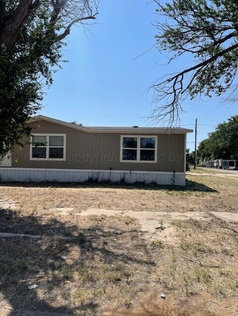 308 N 4th St, Texline, TX 79087 - photo 4