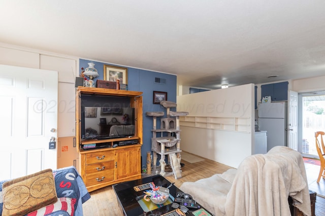 1960 S Highland St, Amarillo, TX 79103 - living area featuring wood finished floors