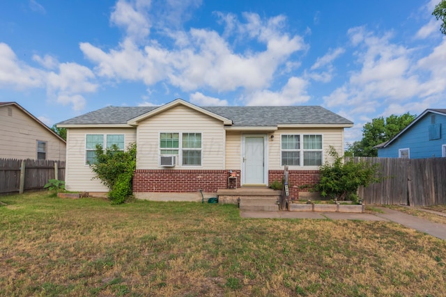 1960 S Highland St, Amarillo, TX 79103 - bungalow-style home featuring brick siding and a shingled roof