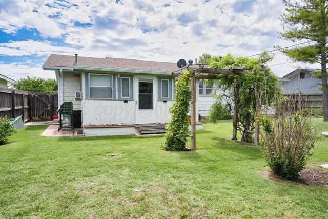 1909 N Wells St, Pampa, TX 79065 - view of front of house