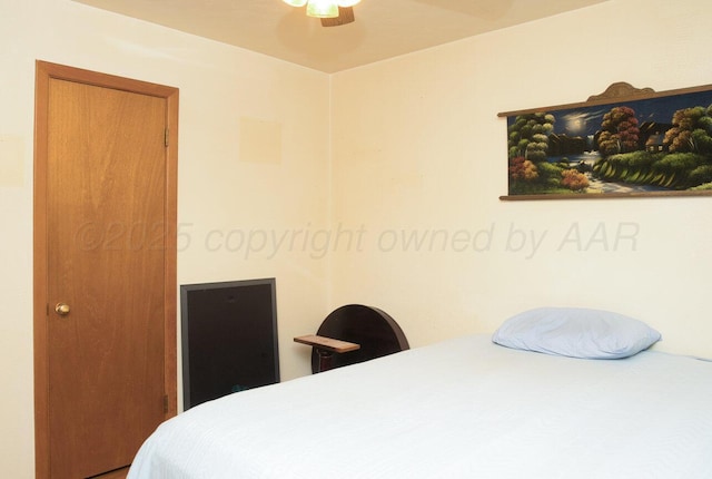 1909 N Wells St, Pampa, TX 79065 - bedroom with a ceiling fan