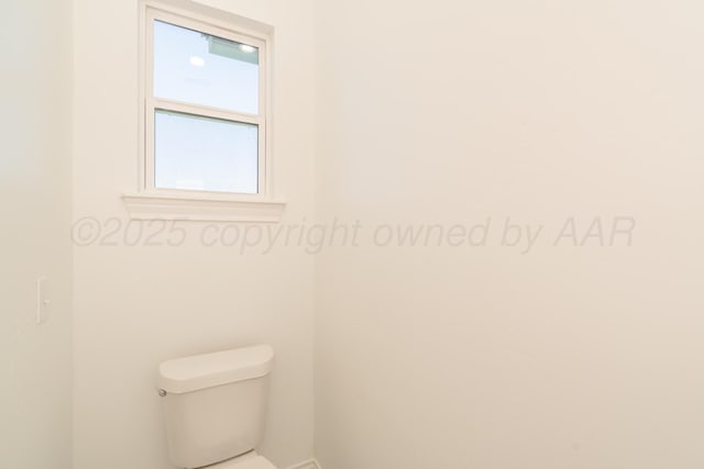 2909 Daytona Ave, Amarillo, TX 79118 - bathroom with toilet