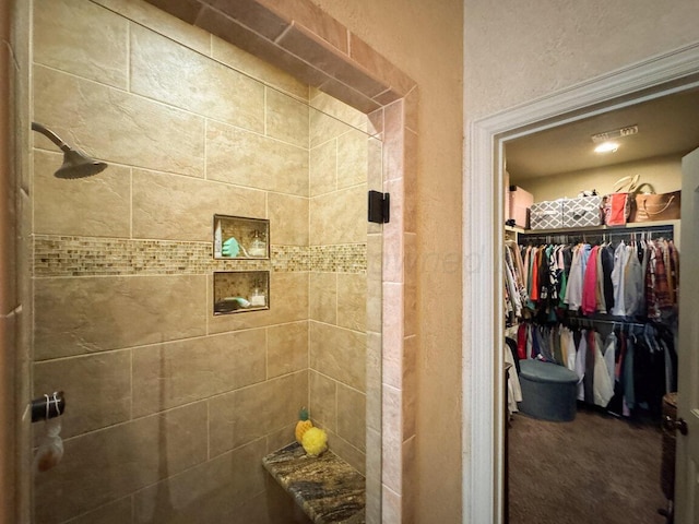 6004 Glenwood Dr, Amarillo, TX 79119 - full bath featuring a tile shower and a spacious closet
