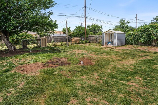 2902 Pryor St, Amarillo, TX 79103 - fenced backyard featuring a storage unit
