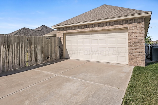 7907 Crestline Dr, Amarillo, TX 79119 - garage featuring concrete driveway