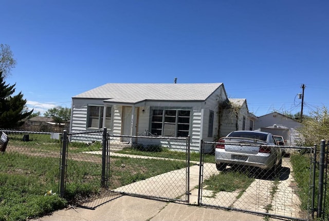 view of front of property