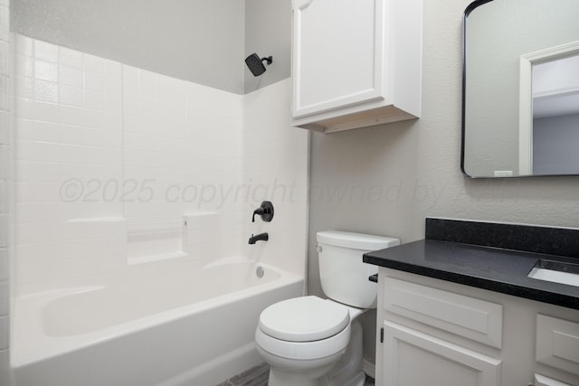 7703 Fresno Dr, Amarillo, TX 79118 - full bath featuring toilet, vanity, and tub / shower combination