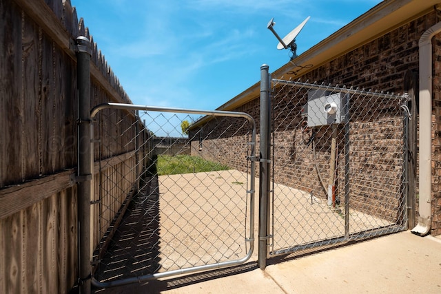 7703 Fresno Dr, Amarillo, TX 79118 - gate featuring fence