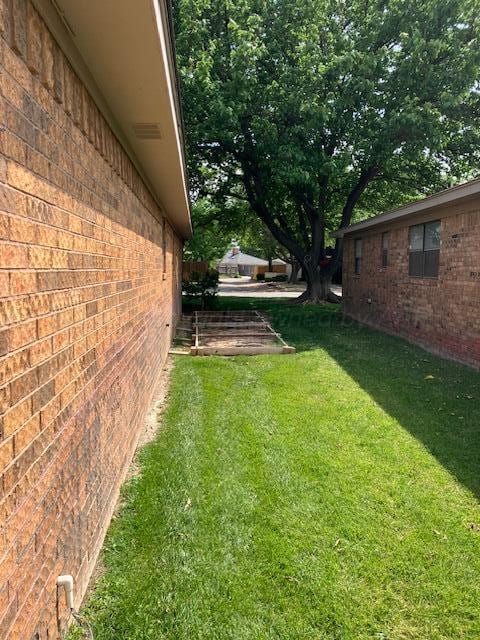 6810 Montague Dr, Amarillo, TX 79109 - view of green lawn