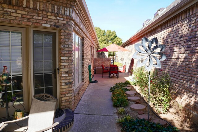 5105 Olsen Cir, Amarillo, TX 79106 - view of patio / terrace with outdoor dining area