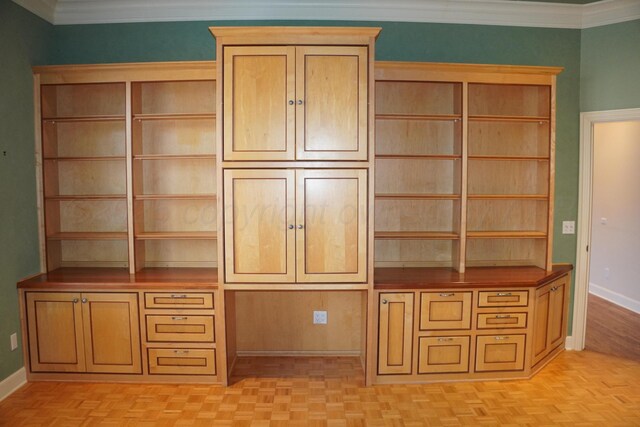 5105 Olsen Cir, Amarillo, TX 79106 - unfurnished office with baseboards and crown molding
