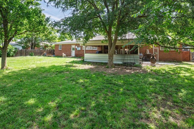 2209 N Beech Ln, Pampa, TX 79065 - view of yard