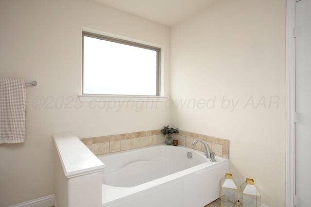 7308 Sinclair St, Amarillo, TX 79119 - full bathroom featuring a garden tub