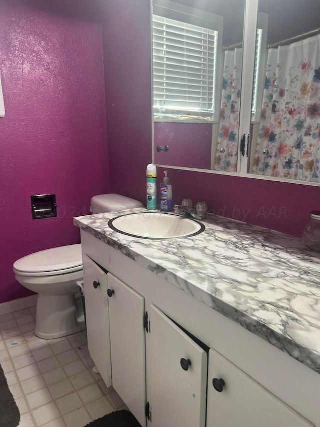 605 Star St, Hereford, TX 79045 - bathroom featuring vanity and toilet