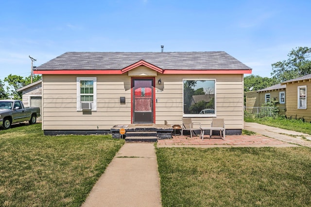 4114 S Hayden St, Amarillo, TX 79119 - bungalow-style house featuring a front lawn and a shingled roof