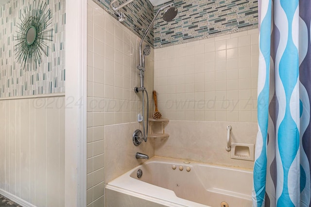 bathroom featuring shower / tub combo